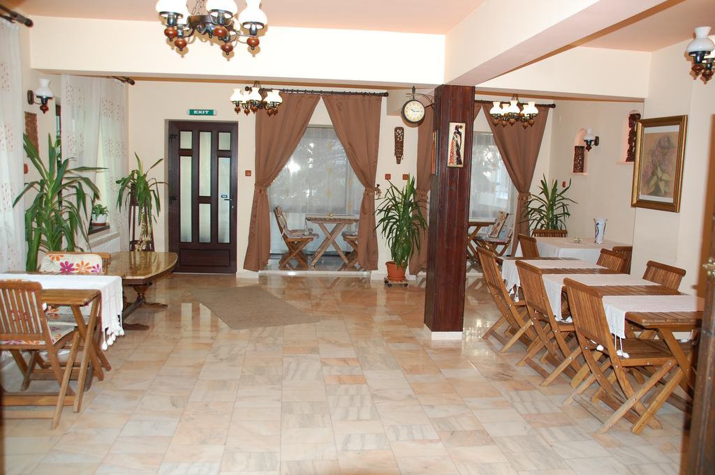 Pension Raluca Sinaia Exterior photo